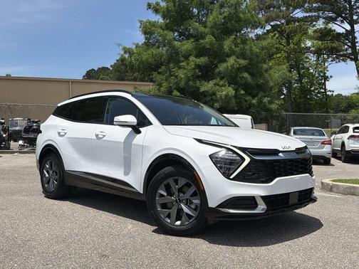 White Pearl 2024 Kia Sportage SX