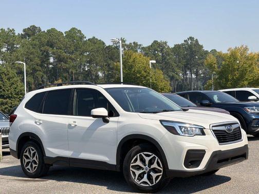 Crystal White Pearl 2020 Subaru Forester Premium
