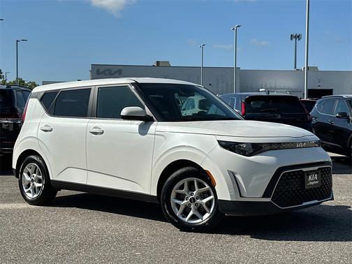 2023 Kia Soul LX