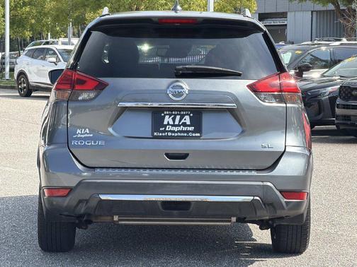 Gun Metallic 2017 Nissan Rogue SL