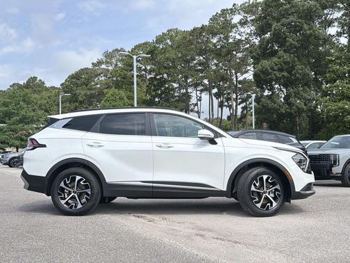 Snow White Pearl 2024 Kia Sportage Hybrid EX