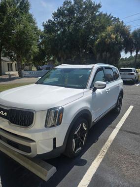Glacial White Pearl 2024 Kia Telluride EX