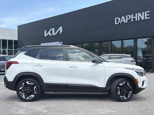 Clear White 2025 Kia Seltos SX