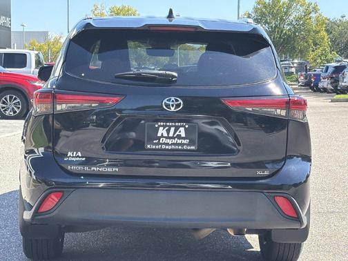 Midnight Black Metallic 2023 Toyota Highlander XLE