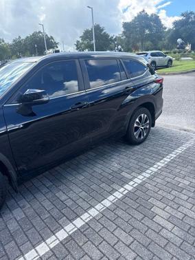 Midnight Black Metallic 2023 Toyota Highlander XLE