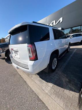 Summit White 2017 GMC Yukon SLT