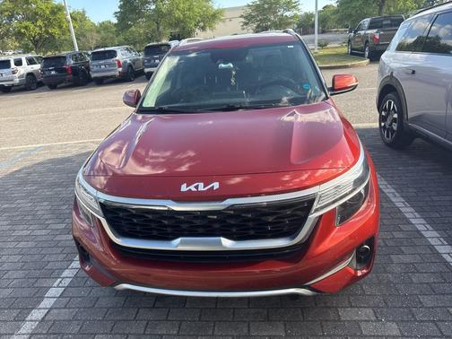 Mars Orange 2023 Kia Seltos S