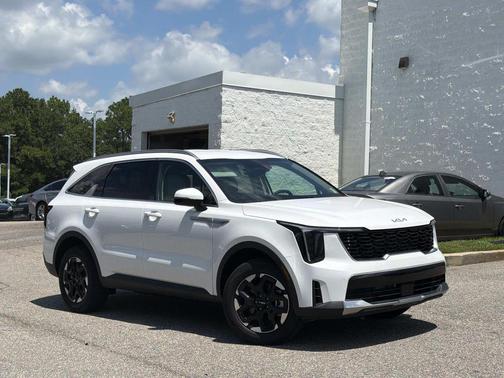 Glacial White Pearl 2026 Kia Sorento S