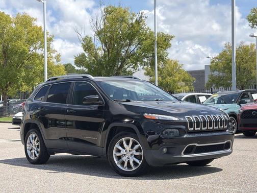 Diamond Black Crystal Pearlcoat 2017 Jeep Cherokee Limited