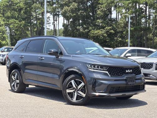 Grey 2023 Kia Sorento S
