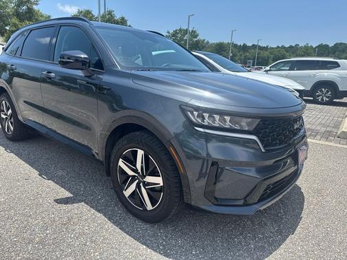 Grey 2023 Kia Sorento S