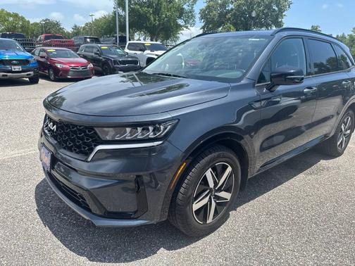 Grey 2023 Kia Sorento S