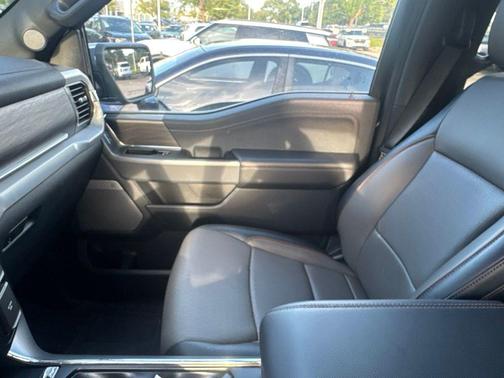 Agate Black Metallic 2025 Ford F-150 Lariat
