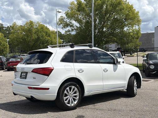 White 2017 Audi Q5 2.0T Premium