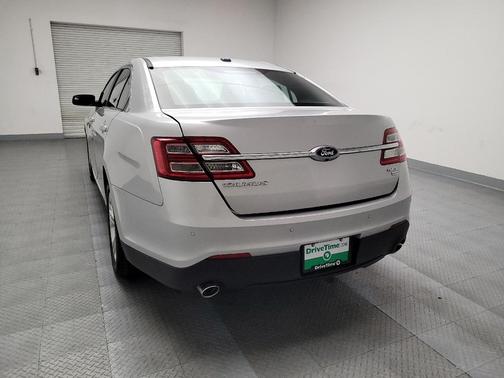2018 Ford Taurus SEL