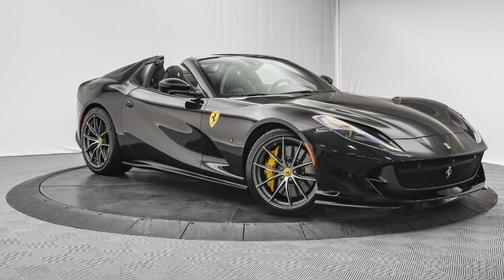 2023 Ferrari 812 GTS 