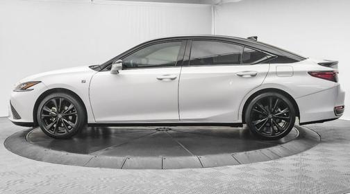 2023 Lexus ES 300h Base