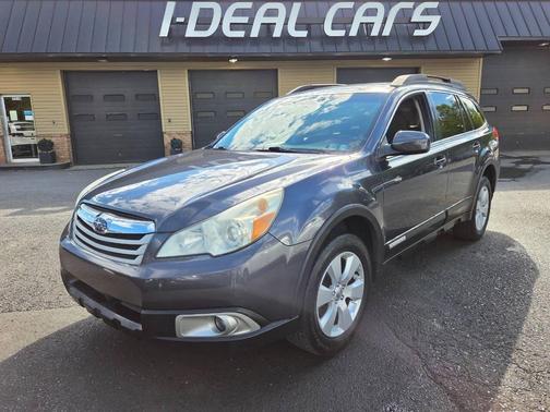 Gray 2010 Subaru Outback 2.5 i Premium
