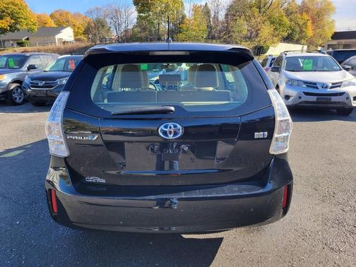 2013 Toyota Prius v Two