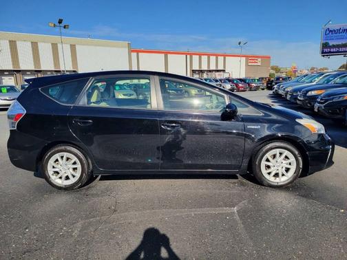 2013 Toyota Prius v Two