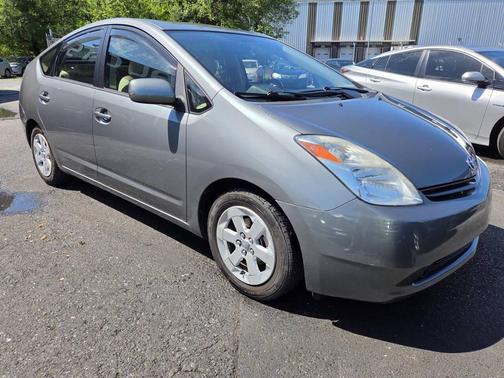 Gray 2004 Toyota Prius Base