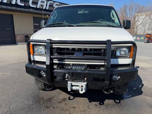 2003 Ford E350 Super Duty XL Wagon