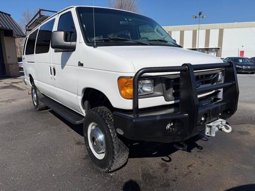 2003 Ford E350 Super Duty XL Wagon