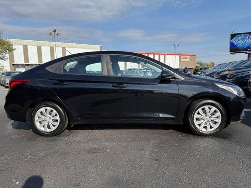 2019 Hyundai Accent SE 4dr Sedan 6A