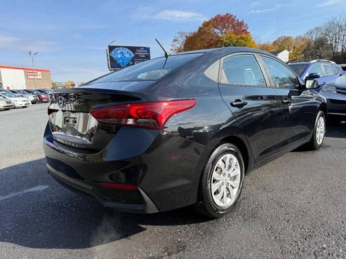 2019 Hyundai Accent SE 4dr Sedan 6A