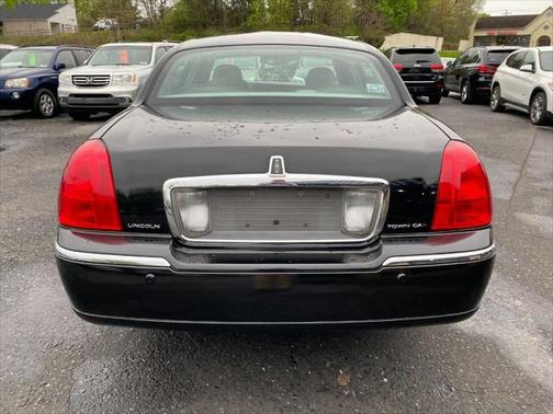 2005 Lincoln Town Car Signature