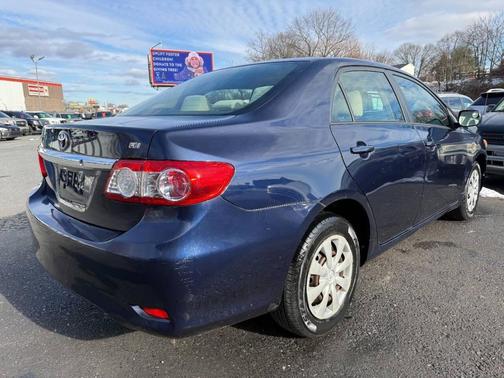 2011 Toyota Corolla LE