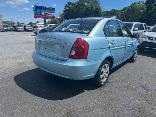 2009 Hyundai Accent SE