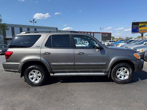 Phantom Gray Pearl 2005 Toyota Sequoia SR5