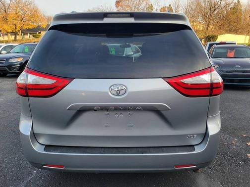 2015 Toyota Sienna XLE