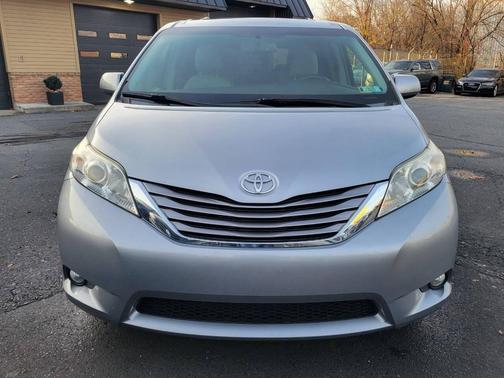 2015 Toyota Sienna XLE