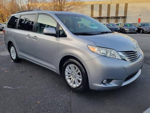2015 Toyota Sienna XLE