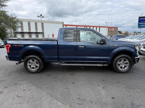 Blue 2015 Ford F-150 XLT