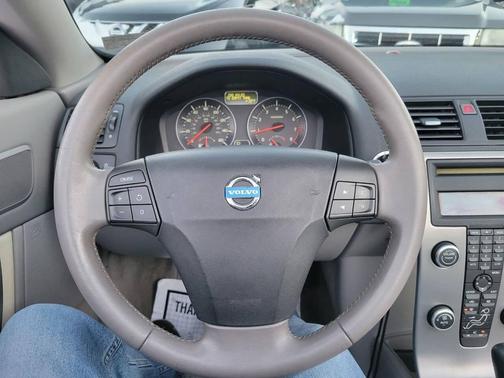 Teal 2008 Volvo C70 T5