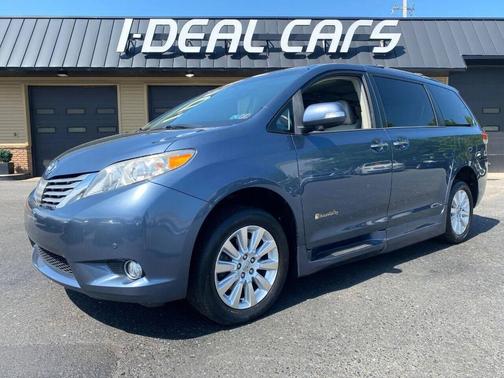 2013 Toyota Sienna XLE