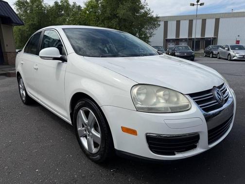 White 2009 Volkswagen Jetta 2.5 SE SportWagen