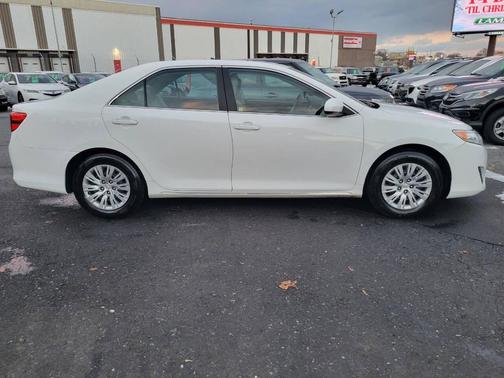 2014 Toyota Camry LE