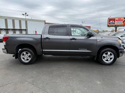 2011 Toyota Tundra Grade