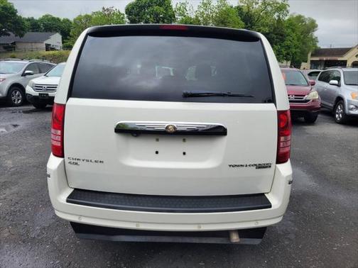2010 Chrysler Town & Country Limited