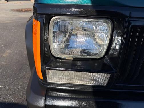 1995 Jeep Cherokee SE 4WD