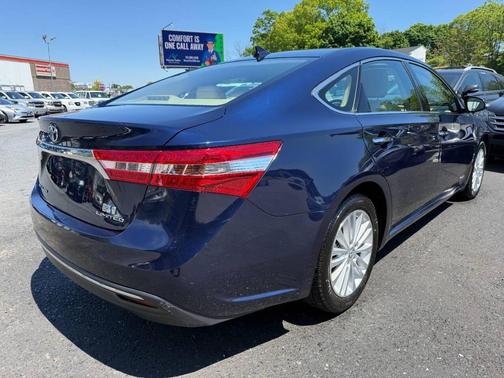 Blue 2013 Toyota Avalon Hybrid XLE Premium