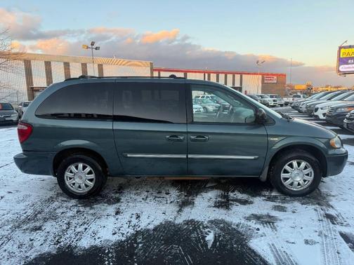 2006 Chrysler Town & Country Touring