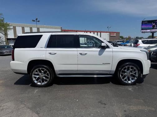 White 2018 GMC Yukon SLT