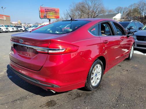 2017 Ford Fusion SE