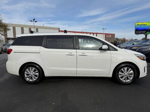 2016 Kia Sedona LX