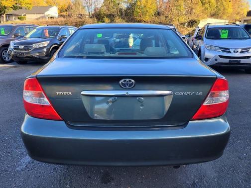 2004 Toyota Camry LE